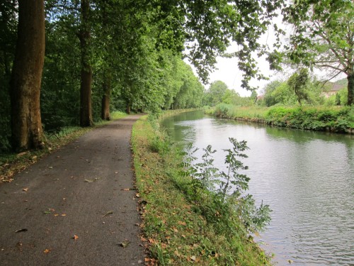 Doubs mit Radweg