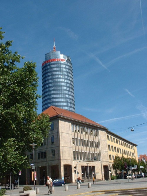 Innenstadt von Jena mit Turm
