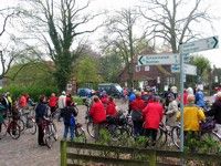 Aller-Radlertag am Start. Warten auf das es losgeht.