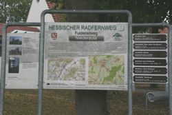 Hinweisschild zum Hessischen Radfernweg