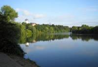 schöne Aussicht auf ein Schlösschen