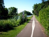 Radweg am Kanal in Frankreich