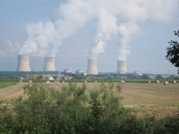 Trier-Beaune Kernkraftwerk Cattenom aus der sicheren Ferne