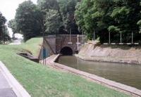 Canaltunnel durch den Berg